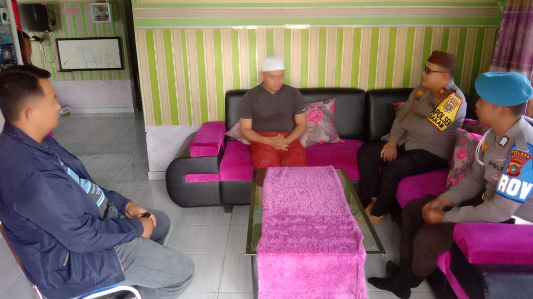 Kapolsek Bakam Kunjungi Tokoh Agama Untuk Membangun Sinergi Menjaga Kedamaian Serta Pentingnya Kerja Sama Antara Polri Dan Masyarakat.