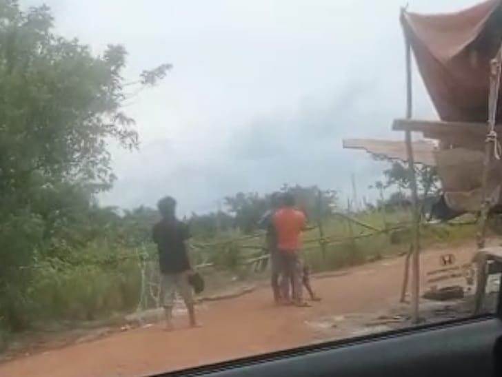 Mencoba intimidasi terhadap seorang jurnalis dengan cara arogansi,sanksi apa yang tepat diberikan terhadap Ayenk.