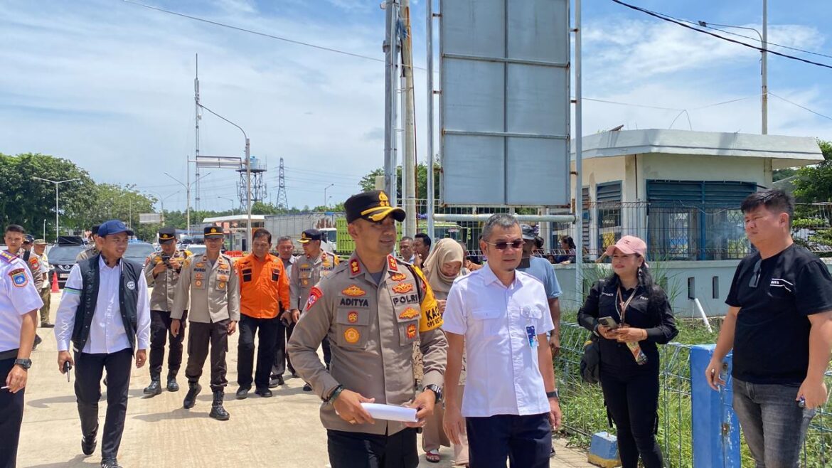 Kapolres Bangka Barat Cek Arus Balik Mudik Pelabuhan ASDP Tanjung Kalian