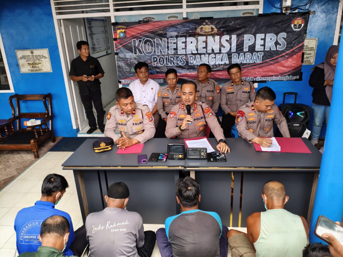 Polres Bangka Barat Gelar Konferensi Pers Ungkap Penyelundupan 5 Ton Pasir Timah, 8 Pelaku Diamankan
