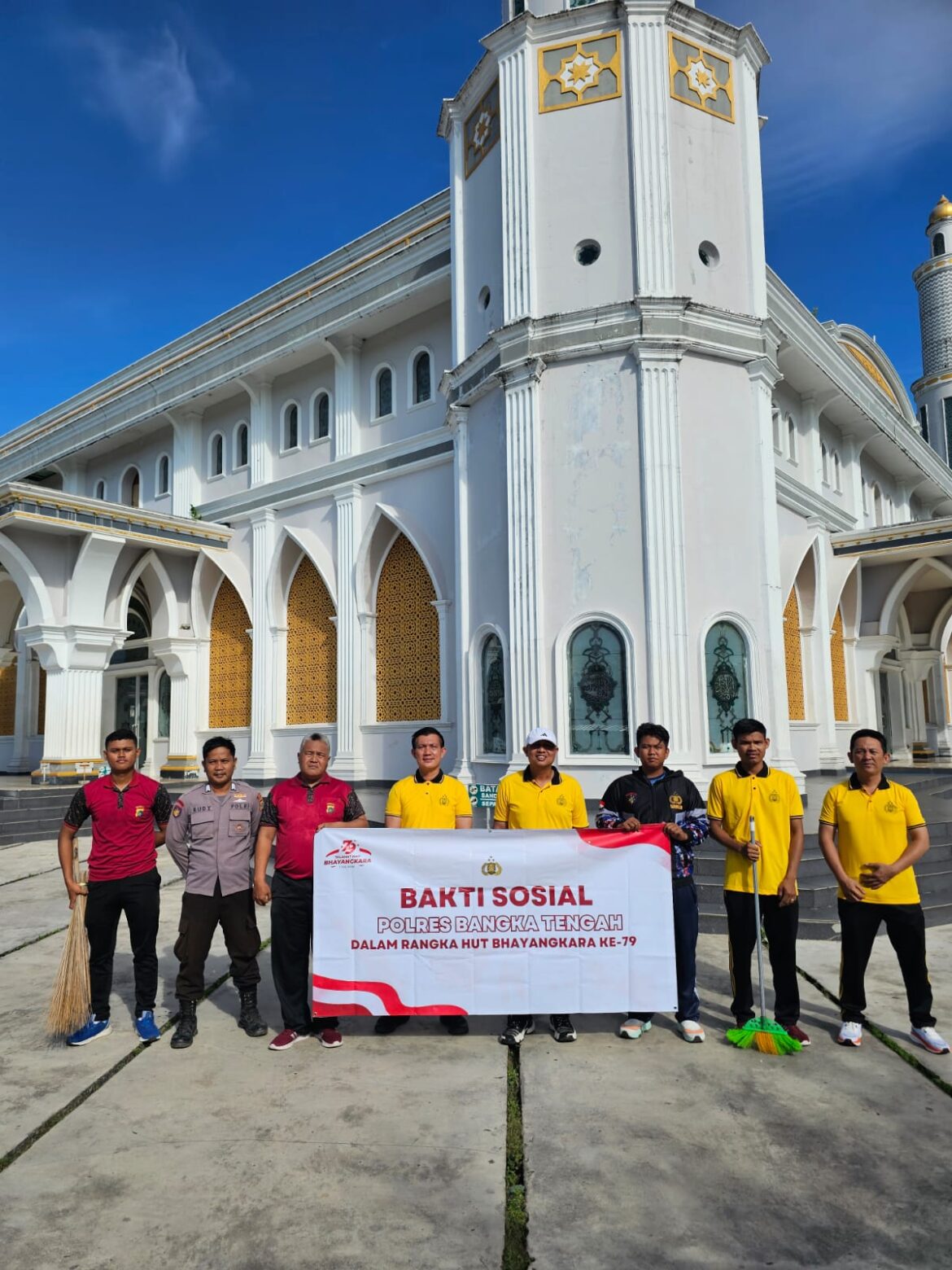 *Polres Bangka Tengah Gelar Bakti Sosial di Tempat Ibadah Sambut HUT Bhayangkara ke-79*