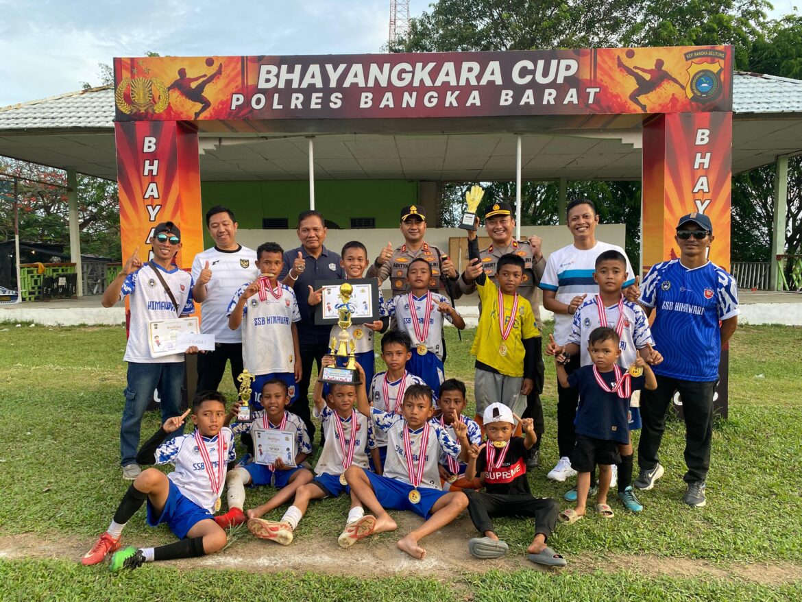 SSB HIMAWARI KELUAR SEBAGAI PEMENANG KAPOLRES BANGKA BARAT SERAHKAN PIALA BHAYANGKARA CUP TURNAMEN SEPAK BOLA MINI U-12