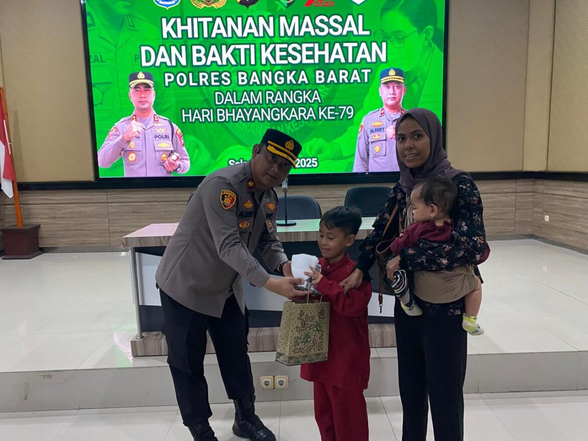 Polres Bangka Barat Gelar Khitanan Masal dan Bakti Kesehatan dalam Rangka HUT Bhayangkara ke-79