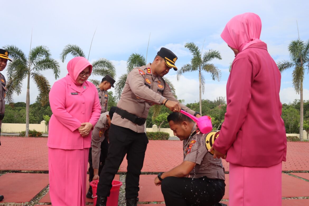 Jelang Hari Bhayangkara Ke-79, Puluhan Personel Polres Bangka Barat Naik Pangkat