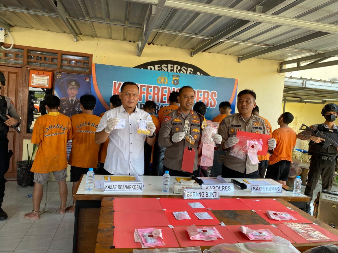 Konferensi Pers Polres Bangka Barat: 16 Kasus Narkoba Diungkap, 18 Tersangka Diamankan