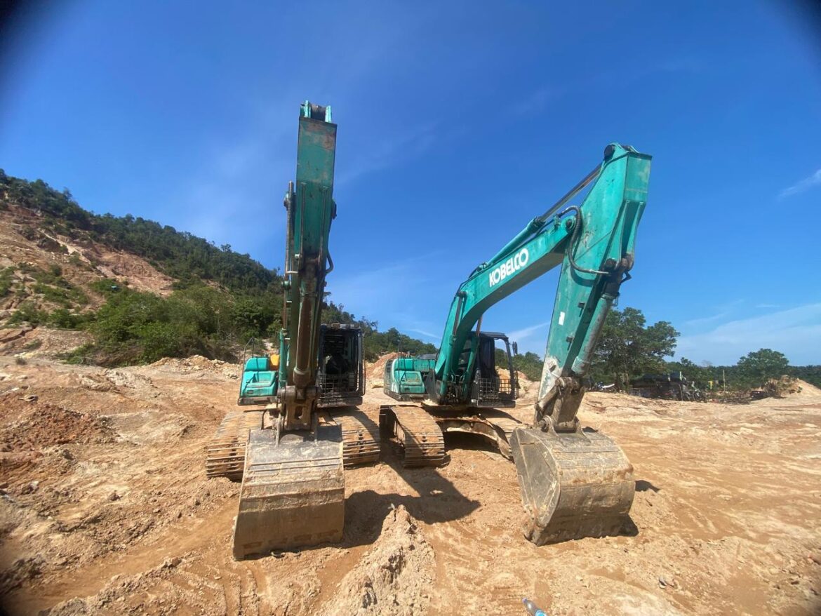 *Polda Babel Tangkap 3 Terduga Pelaku Penambangan Dan Pengrusakan Hutan Di Bangka, 2 Unit Excavator Turut Diamankan*