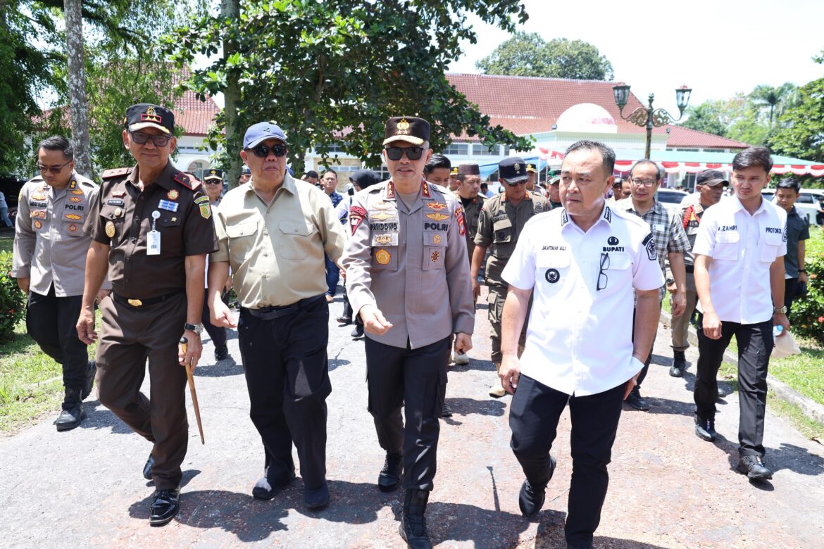 *Pantau Sejumlah TPS, Kapolda Babel Pastikan Pilkada Ulang Berjalan Aman dan Kondusif*