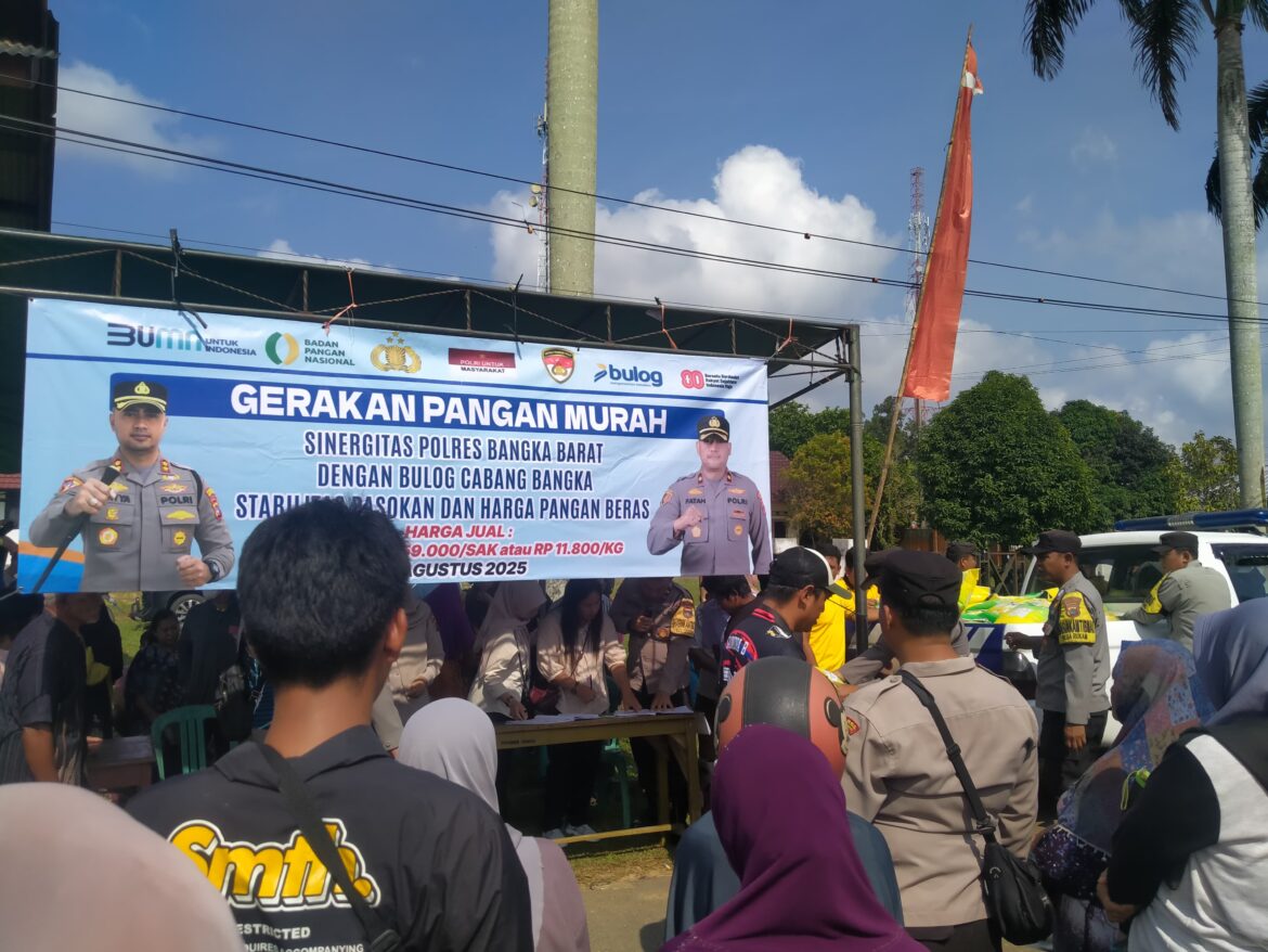 Polres Bangka Barat dan Bulog Salurkan 23,8 Ton Beras untuk Tekan Kenaikan Harga, 