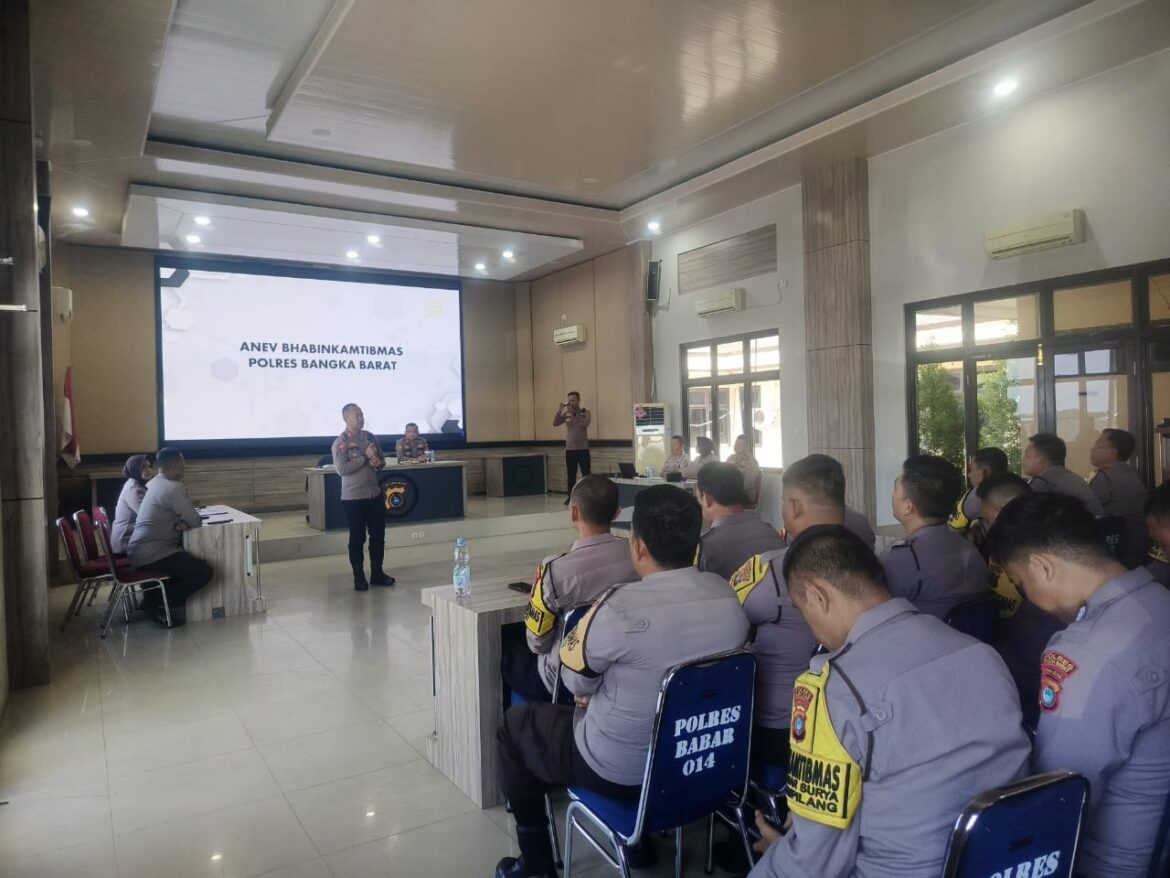 Kapolres Bangka Barat Tekankan Peningkatan Kegiatan Poskamling di Desa menciptakan rasa aman