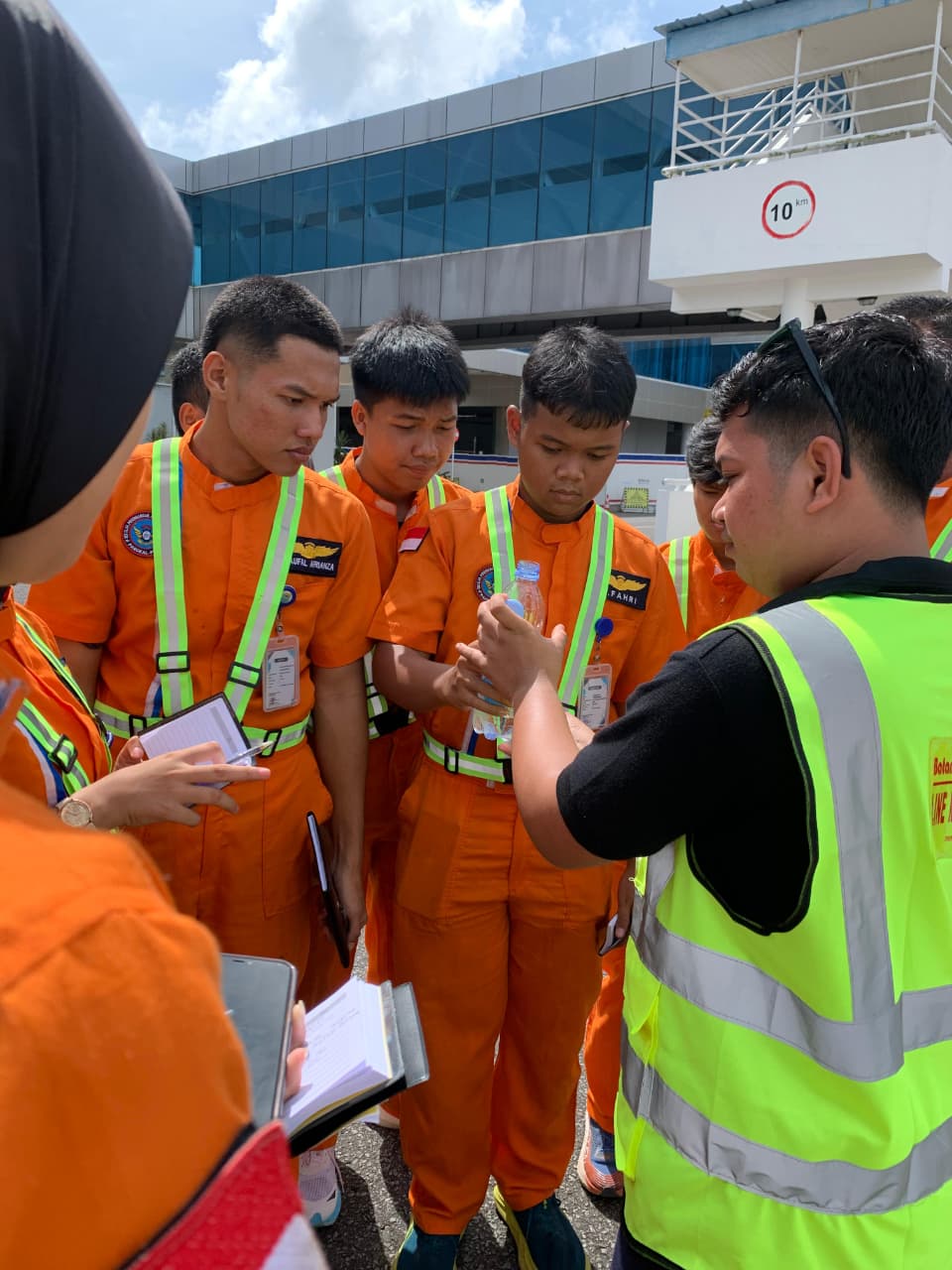 SMK Penerbangan Angkasa Nasional Pangkalpinang Bekali Siswa Lewat Observasi Lapangan Super Air Jet
